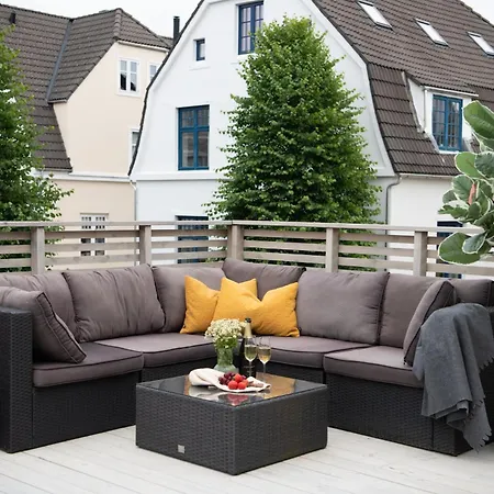 Apartment Spacious Apt, Big Roof Terrace, Free Parking