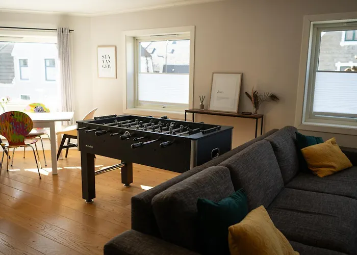 Apartament Spacious Apt, Big Roof Terrace, Free Parking